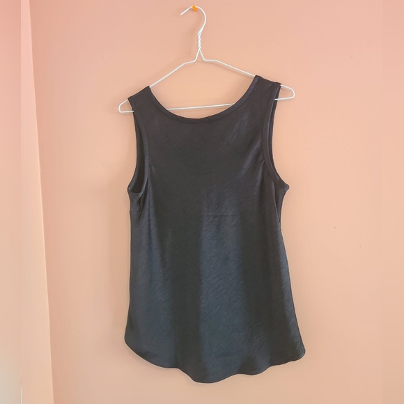 NWOT Gap Black Satin Tank  Top 🖤🌴 - Picture 7 of 8